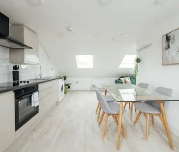 1 Bed Flat, Seymour Gardens, IG1 - Photo 4