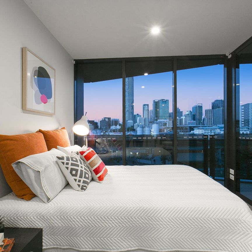 Fully Furnished, 1 Bed 1 Bath furnished Unit and 1 carpark - Photo 1