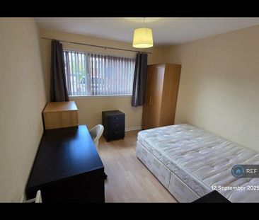 2 bedroom flat to rent - Photo 5