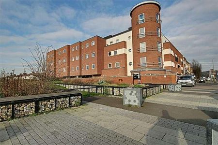 Turnpike Court, Waltham Cross, EN8 - Photo 2