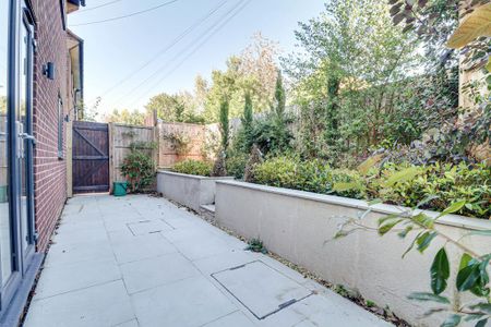 2 bedroom maisonette to rent - Photo 4