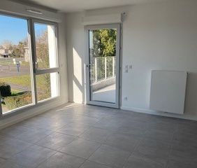 Location Appartement 3 pièces 63m² CENON 33150 - Photo 2