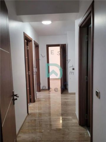 Apartament 3 camere de inchiriat Isaran, Tractorul - Fotografie 2
