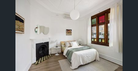 Delightful three-bedroom home with period charm - Photo 2