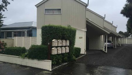 Centrally Located One Bedroom Flat - Photo 4