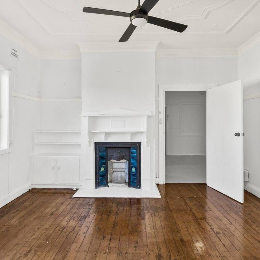 Spacious 3-Bedroom Home in Prime Coniston Location! - Photo 1