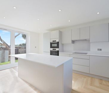 4 bedroom detached house to rent - Photo 5