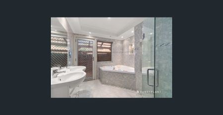 Four Bedroom Plus Study Spacious Family Home ! - Photo 4