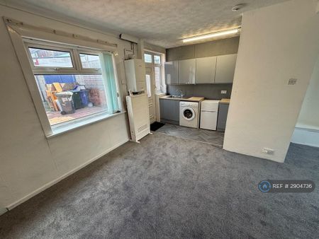 2 bedroom terraced house to rent - Photo 3