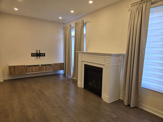 For Lease - 8 Beasley Grove, Hamilton, Ontario - Photo 1