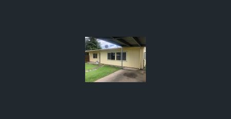 3 BEDROOM, 1 BATHROOM HOME WITH FENCED YARD - Photo 2