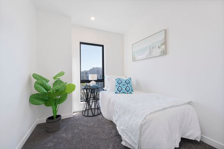 Stylish 3-Bedroom Home with Study - Photo 4