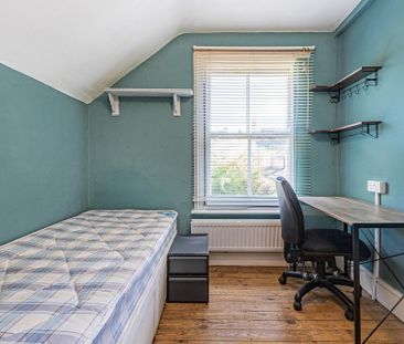 4 bedroom terraced house to rent - Photo 4