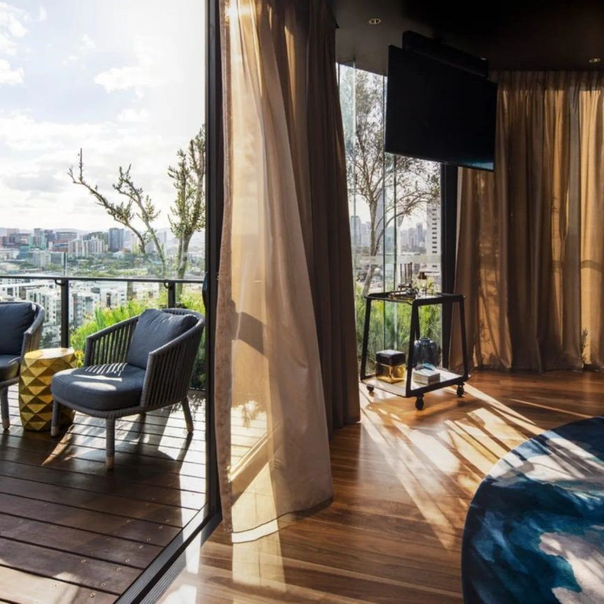 Stylish Apartment at The Drapery, Woolloongabba - Photo 1