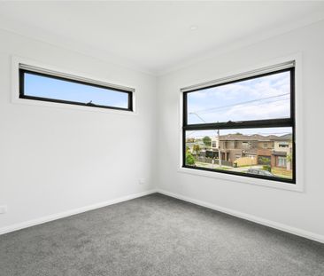 Modern Comfort Meets Low-Maintenance Living - Photo 1