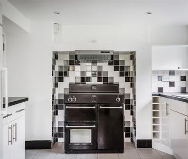 3 bedroom end of terrace house to rent - Photo 2