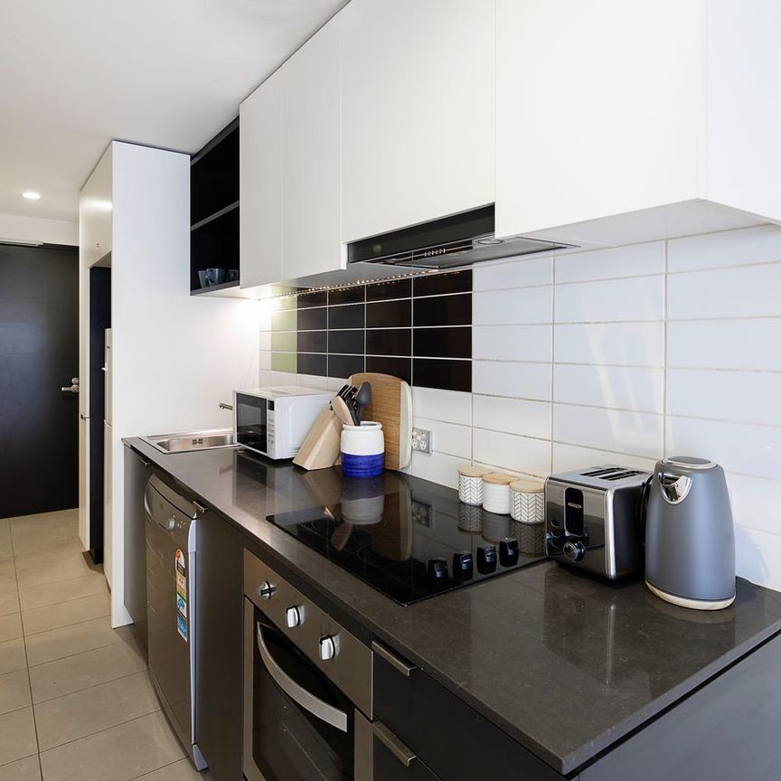 In the heart of Victoria Harbour - Photo 1