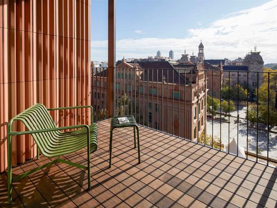 Impecable apartamento en alquiler temporal junto al Arc de Triomf, Barcelona - Photo 1