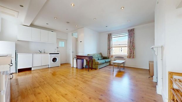 2 bedroom flat to rent - Photo 1