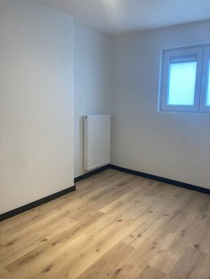 Gerenoveerde woning met 4 slaapkamers en terras - Foto 1