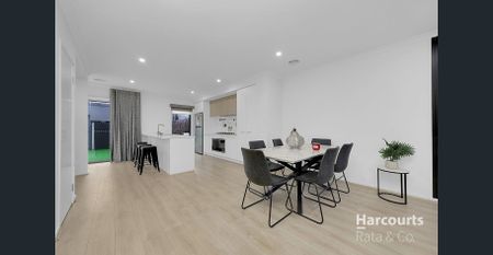 Stylish and conveniently located! - Photo 3