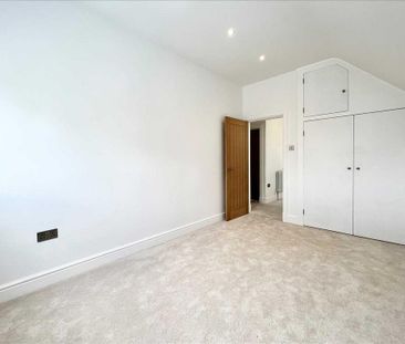 4 bedroom detached house to rent - Photo 6