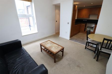 1 BED Apartment To rent - Photo 2