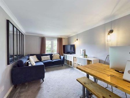 Phoenix House, Limpsfield Road, South Croydon, CR2 - Photo 2