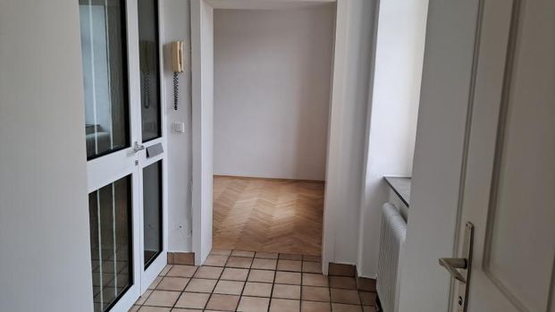Urfahr Hauptstraße! Schöne 2 Zimmer-Wohnung mit Küche ohne Ablöse ! - Photo 1
