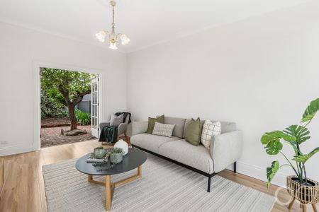 Open the Door To Timeless Bluestone Charm in the Heart of Goodwood - Photo 5