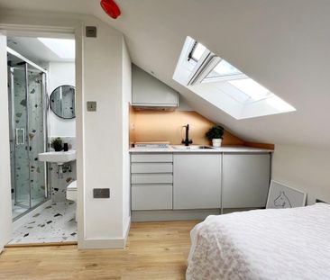 Studio to rent - Photo 2