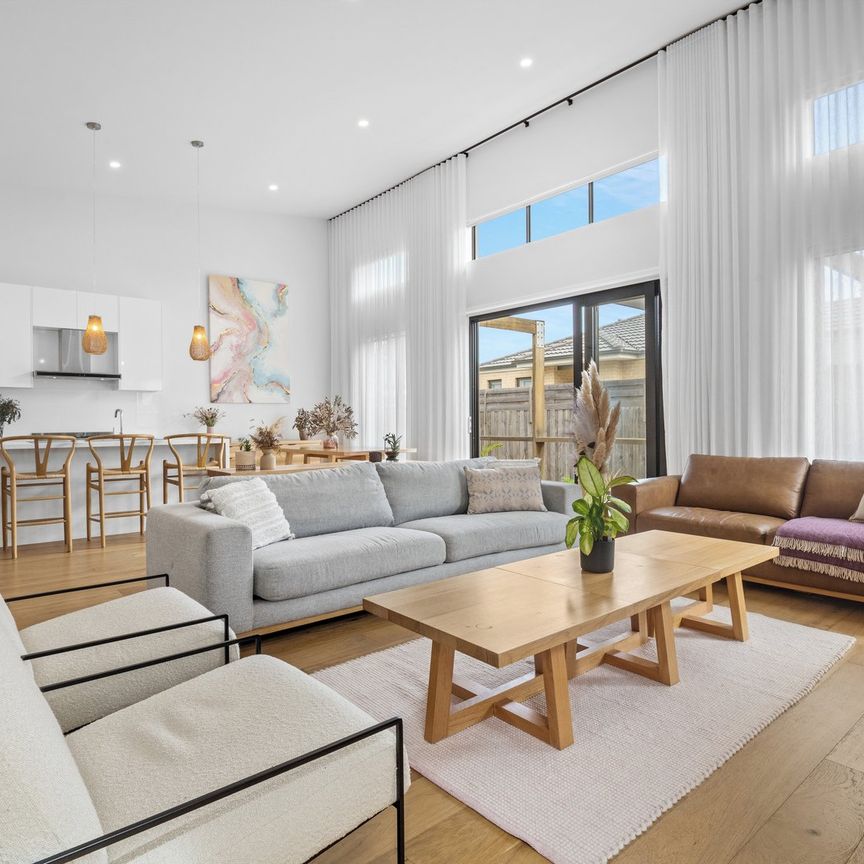 Beachside Elegance – Just 600m from the Sand! - Photo 1