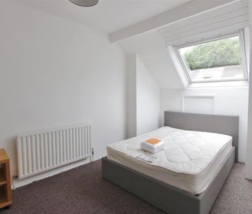 3 bedroom terraced house to rent - Photo 5