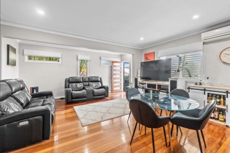 Beautifully Renovated Clayfield Home with Dual Living & Entertainer's Appeal - Photo 2