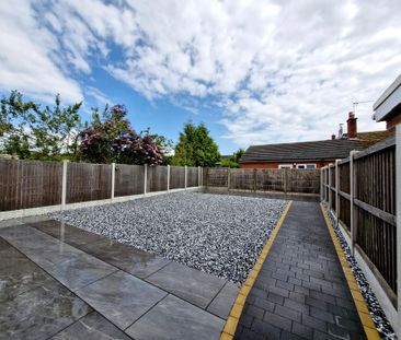 3 bedroom semi-detached bungalow to let - Photo 2