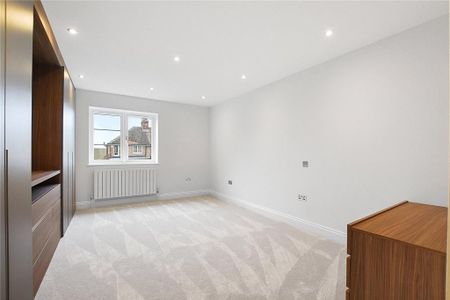 5 bedroom detached house to rent - Photo 2