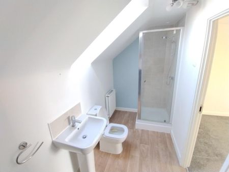 3 bedroom semi-detached house to rent - Photo 3