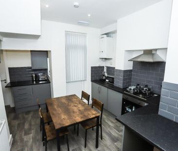 4 bedroom terraced house to rent - Photo 2