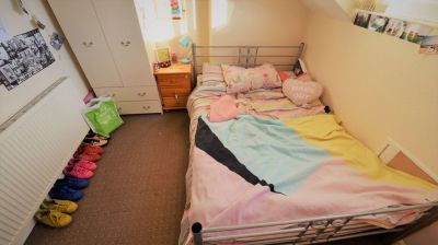 2 bedroom House in Harold Place, Leeds - Photo 2