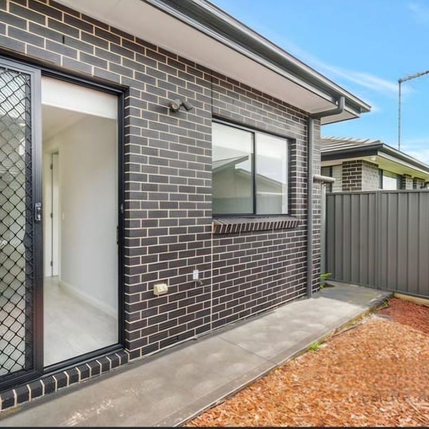 Modern&comma; Two Bedroom Granny Flat&excl; - Photo 1