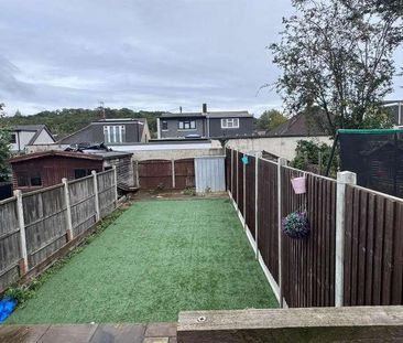 House Share ? Spacious Double Room In Ilford, IG5 - Photo 6