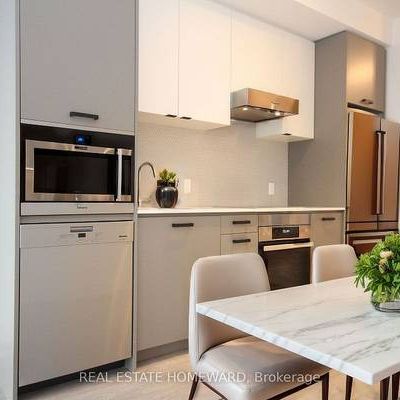 Eglinton/Mt.Pleasant Beautiful 1Bdrm +Den Modern Finishes Upgraded - Photo 4