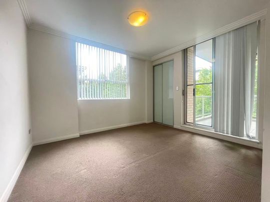 Modern 2-Bedroom Apartment in Prime Location - Homebush West - Photo 1