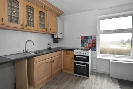 2 bedroom Flat To Let - Photo 3