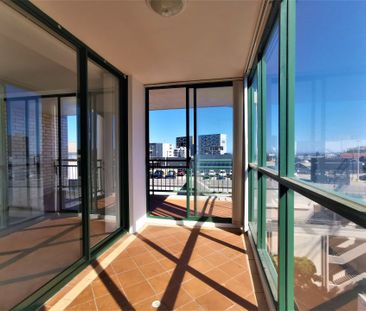 SPACIOUS 2-BEDROOM APARTMENT IN A SECURITY BLOCK - Photo 5