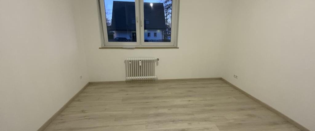 Schöne 3-Zimmer-Wohnung mit neuem Laminatboden frei! - Foto 1