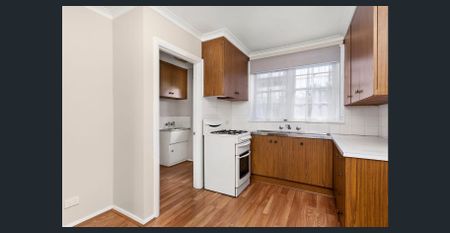 Comfort, convenience & location - Photo 4