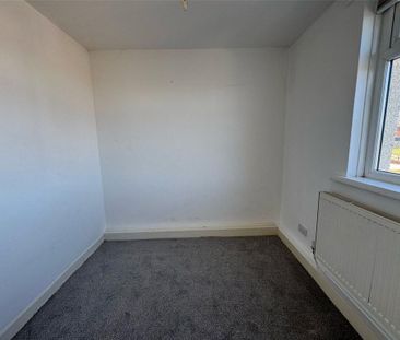3 bedroom end of terrace house to rent - Photo 1