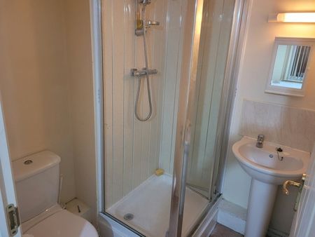 2 Bed Terraced House, Jevington Walk, M13 - Photo 3