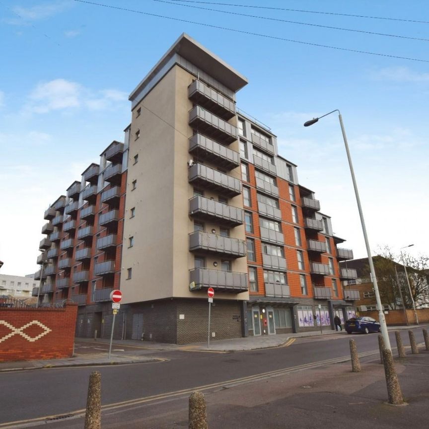 1 bedroom Flat To Let - Photo 1